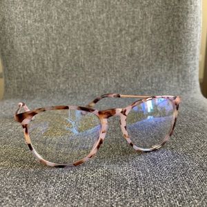 Tortoise shell blue light glasses